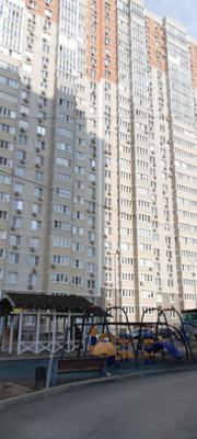 Продам двухкомнатную (2-комн.) квартиру, 2-я Краснодарская ул, 169кб, Ростов-на-Дону г