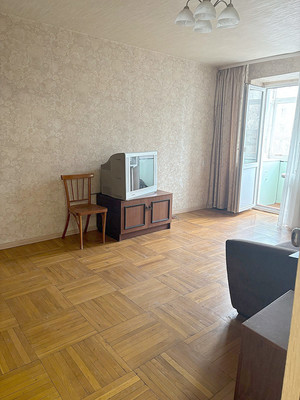 Продам трехкомнатную (3-комн.) квартиру, 1-я Баррикадная ул, 48, Ростов-на-Дону г
