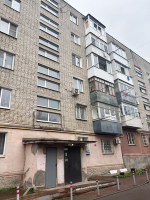 Продам трехкомнатную (3-комн.) квартиру, 1-я Баррикадная ул, 48, Ростов-на-Дону г