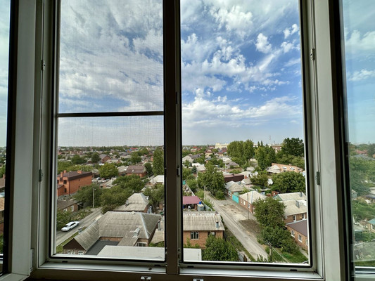 Продам трехкомнатную (3-комн.) квартиру, Петрозаводская ул, 32, Ростов-на-Дону г