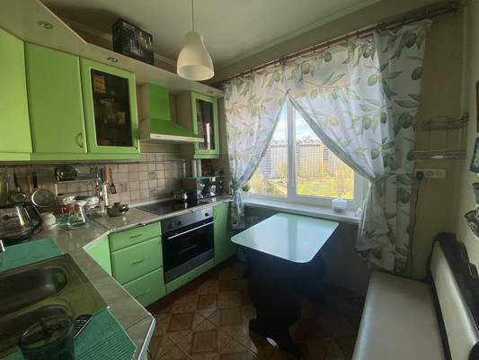 Продам трехкомнатную (3-комн.) квартиру, Уточкина ул, 6к1, Санкт-Петербург г
