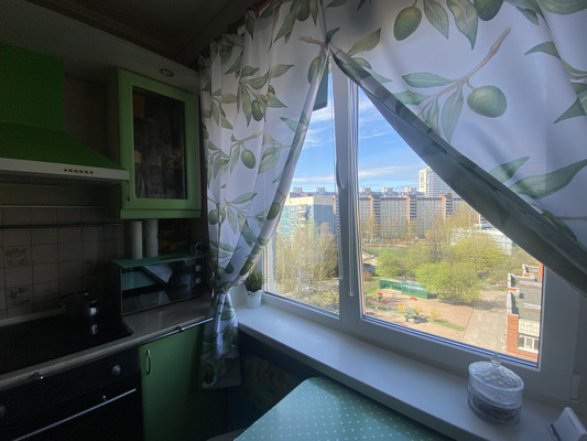 Продам трехкомнатную (3-комн.) квартиру, Уточкина ул, 6к1, Санкт-Петербург г