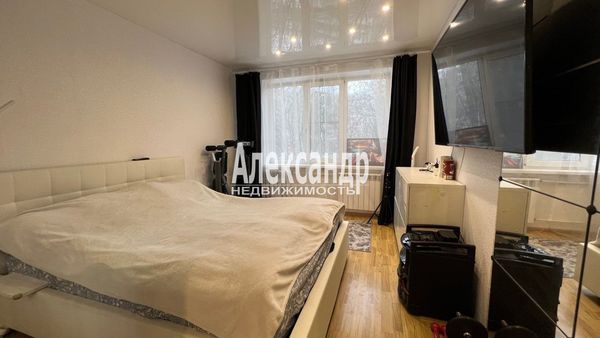 Продам многокомнатную квартиру, Гагарина ул, 18А, Выборг г