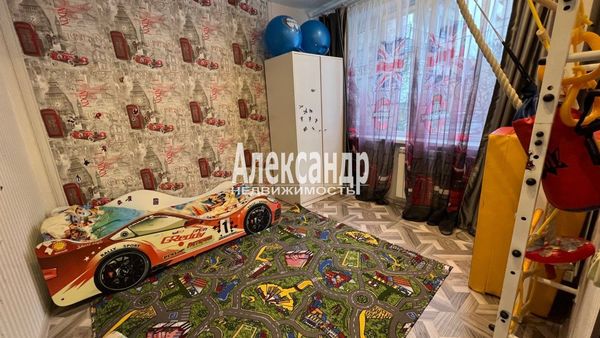 Продам многокомнатную квартиру, Гагарина ул, 18А, Выборг г