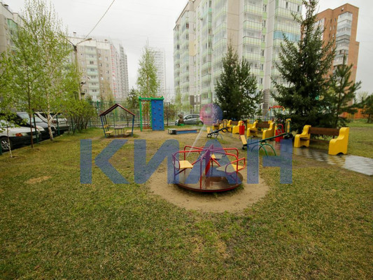 Продам двухкомнатную (2-комн.) квартиру, Судостроительная ул, 159, Красноярск г