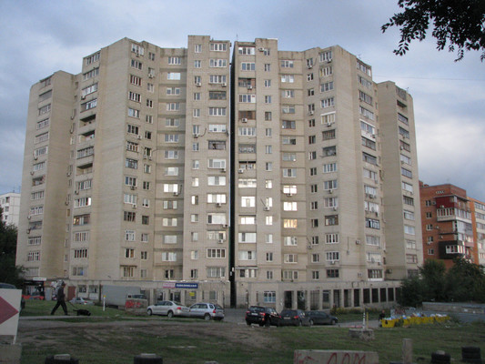Продам двухкомнатную (2-комн.) квартиру, Таганрогская ул, 126, Ростов-на-Дону г
