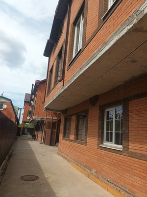 Продам трехкомнатную (3-комн.) квартиру, М.Горького ул, 51а, Батайск г