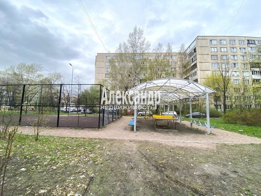 Продам двухкомнатную (2-комн.) квартиру, Купчинская ул, 6/4к1, Санкт-Петербург г