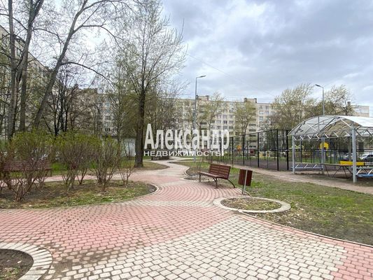 Продам двухкомнатную (2-комн.) квартиру, Купчинская ул, 6/4к1, Санкт-Петербург г