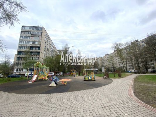 Продам двухкомнатную (2-комн.) квартиру, Купчинская ул, 6/4к1, Санкт-Петербург г