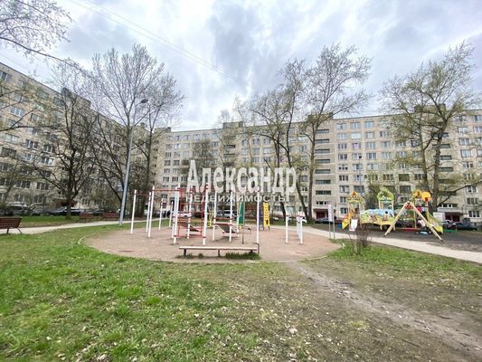 Продам двухкомнатную (2-комн.) квартиру, Купчинская ул, 6/4к1, Санкт-Петербург г