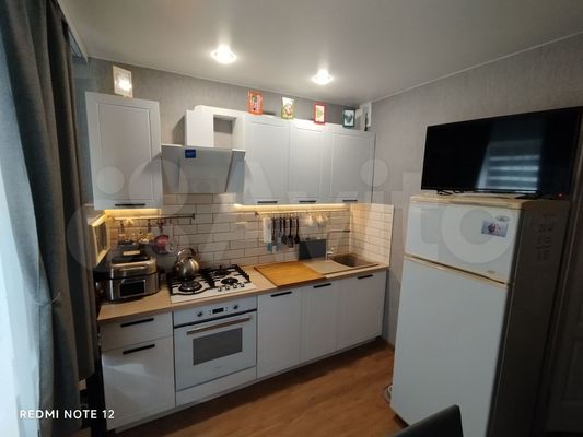 Продам трехкомнатную (3-комн.) квартиру, Комарова б-р, 8, Ростов-на-Дону г
