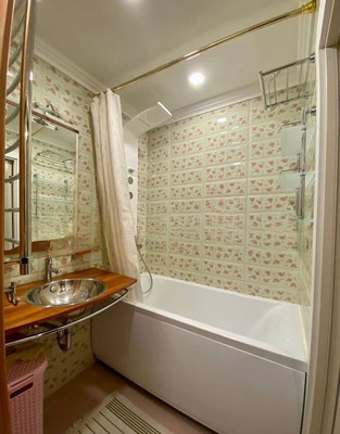 Продам двухкомнатную (2-комн.) квартиру, Новая Дорога ул, 1к2, Москва г