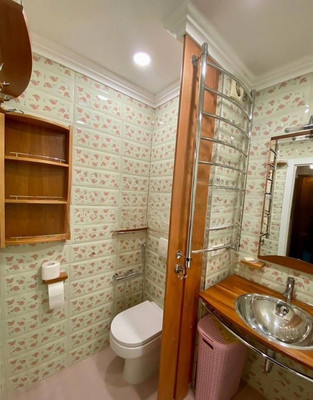 Продам двухкомнатную (2-комн.) квартиру, Новая Дорога ул, 1к2, Москва г