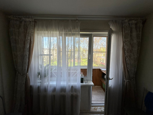 Продам трехкомнатную (3-комн.) квартиру, Октябрьская ул, 4к2, Великий Новгород г
