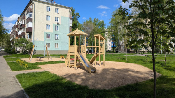 Продам двухкомнатную (2-комн.) квартиру, Шамиля Усманова ул, 33, Казань г