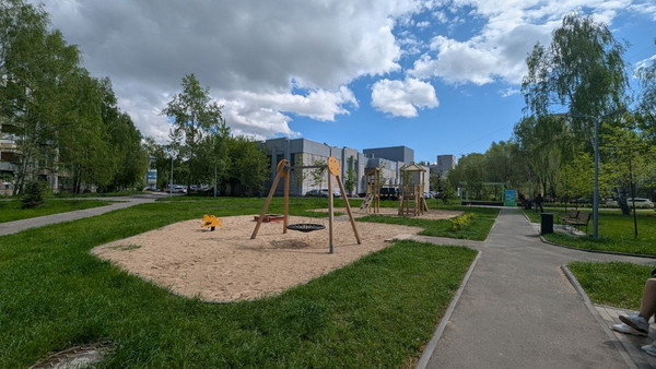 Продам двухкомнатную (2-комн.) квартиру, Шамиля Усманова ул, 33, Казань г
