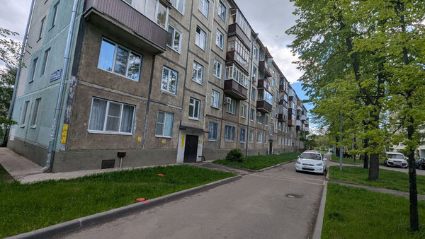 Продам двухкомнатную (2-комн.) квартиру, Шамиля Усманова ул, 33, Казань г