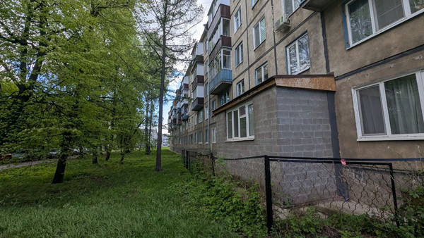 Продам двухкомнатную (2-комн.) квартиру, Шамиля Усманова ул, 33, Казань г