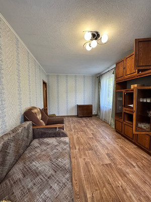 Продам двухкомнатную (2-комн.) квартиру, Шамиля Усманова ул, 33, Казань г