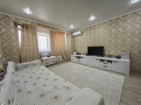 Продам двухкомнатную (2-комн.) квартиру, Строителей пр-кт, 2, Волгодонск г