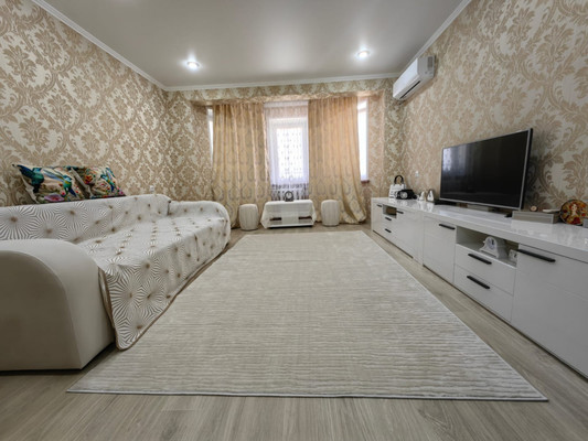 Продам двухкомнатную (2-комн.) квартиру, Строителей пр-кт, 2, Волгодонск г