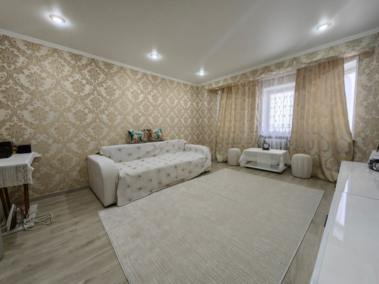 Продам двухкомнатную (2-комн.) квартиру, Строителей пр-кт, 2, Волгодонск г