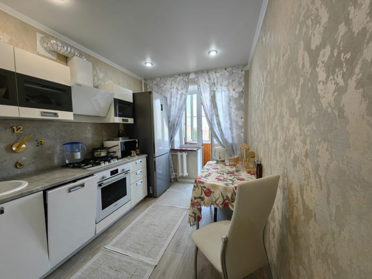 Продам двухкомнатную (2-комн.) квартиру, Строителей пр-кт, 2, Волгодонск г