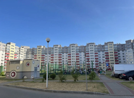 Продам двухкомнатную (2-комн.) квартиру, Флотская ул, 9к533, Калининград г