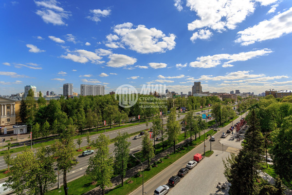 Продам многокомнатную квартиру, Ленинский пр-кт, 44, Москва г