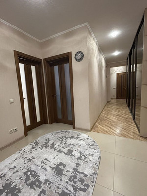 Продам трехкомнатную (3-комн.) квартиру, Жмайлова ул, 4/12, Ростов-на-Дону г