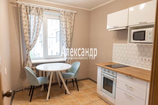 Продам двухкомнатную (2-комн.) квартиру, Маршала Захарова ул, 29к2, Санкт-Петербург г