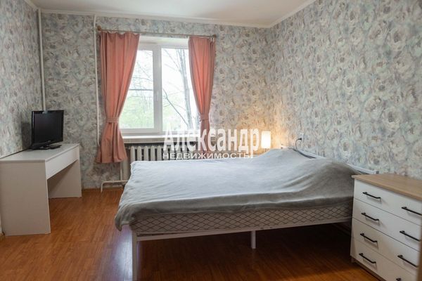 Продам двухкомнатную (2-комн.) квартиру, Маршала Захарова ул, 29к2, Санкт-Петербург г