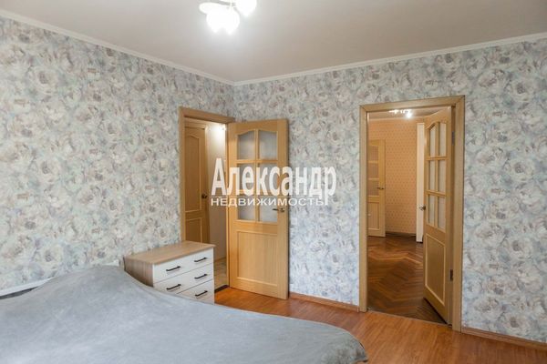 Продам двухкомнатную (2-комн.) квартиру, Маршала Захарова ул, 29к2, Санкт-Петербург г
