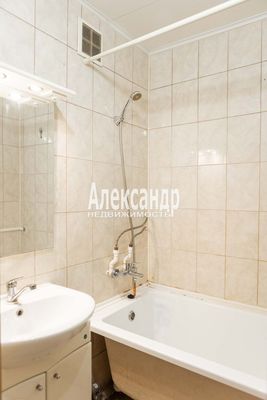 Продам двухкомнатную (2-комн.) квартиру, Маршала Захарова ул, 29к2, Санкт-Петербург г