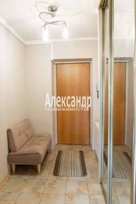 Продам двухкомнатную (2-комн.) квартиру, Маршала Захарова ул, 29к2, Санкт-Петербург г