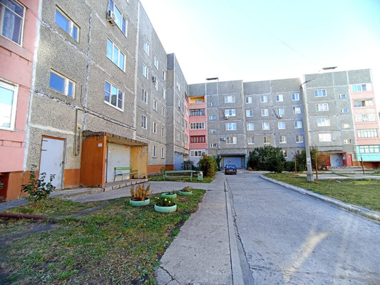 Продам трехкомнатную (3-комн.) квартиру, Д мкр, 39, Новомичуринск г