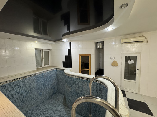 Продам многокомнатную квартиру, Красноармейская ул, 65, Симферополь г