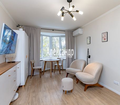 Продам двухкомнатную (2-комн.) квартиру, Ленсовета ул, 89, Санкт-Петербург г