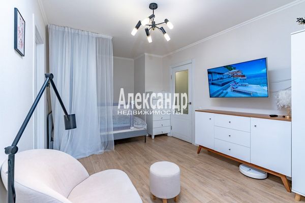 Продам двухкомнатную (2-комн.) квартиру, Ленсовета ул, 89, Санкт-Петербург г