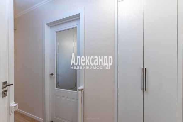 Продам двухкомнатную (2-комн.) квартиру, Ленсовета ул, 89, Санкт-Петербург г