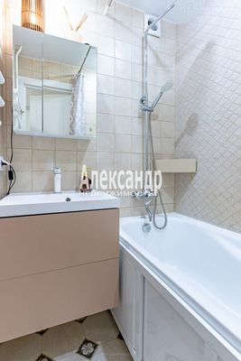 Продам двухкомнатную (2-комн.) квартиру, Ленсовета ул, 89, Санкт-Петербург г