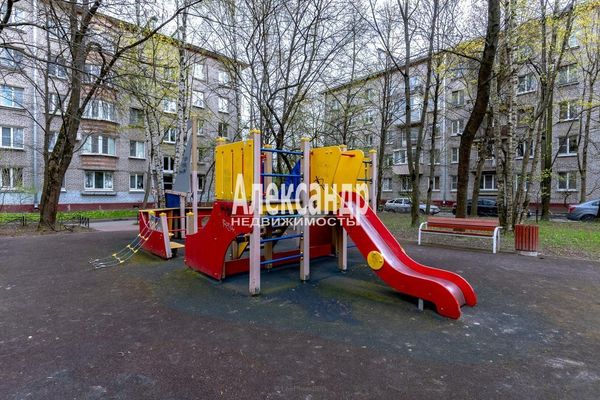 Продам двухкомнатную (2-комн.) квартиру, Ленсовета ул, 89, Санкт-Петербург г