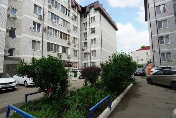 Продам однокомнатную (1-комн.) квартиру, им. Селезнева ул, 4к7, Краснодар г