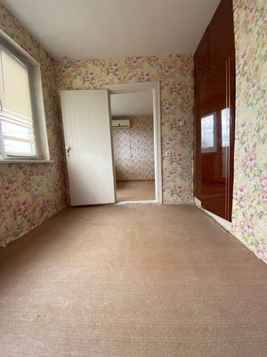Продам трехкомнатную (3-комн.) квартиру, им. Васильченко В.Т. ул, 16, Лорис п