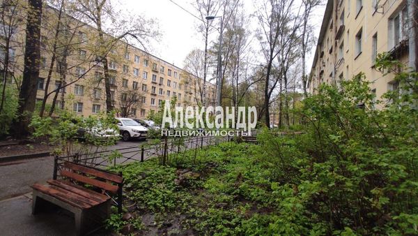 Продам многокомнатную квартиру, Дачный пр-кт, 5к4, Санкт-Петербург г