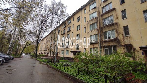 Продам многокомнатную квартиру, Дачный пр-кт, 5к4, Санкт-Петербург г