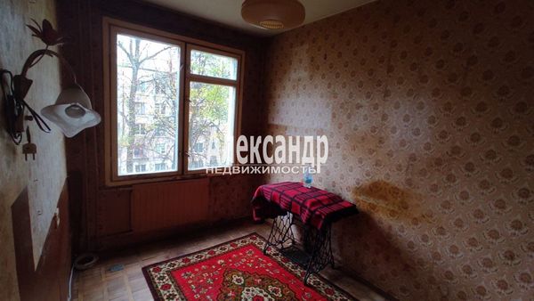 Продам многокомнатную квартиру, Дачный пр-кт, 5к4, Санкт-Петербург г