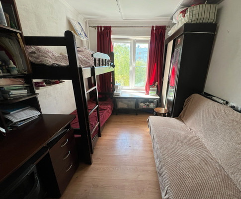Продам трехкомнатную (3-комн.) квартиру, Чертановская ул, 21к2, Москва г