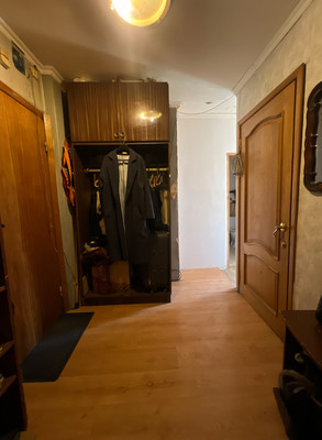 Продам трехкомнатную (3-комн.) квартиру, Чертановская ул, 21к2, Москва г